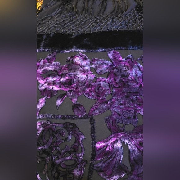 Vintage black violet velvet and sheer burnout, long fringe poncho shawl - Picture 4 of 8